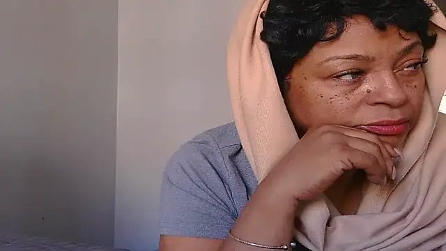 MSweetLindaParks online show from 17, 10, 2025