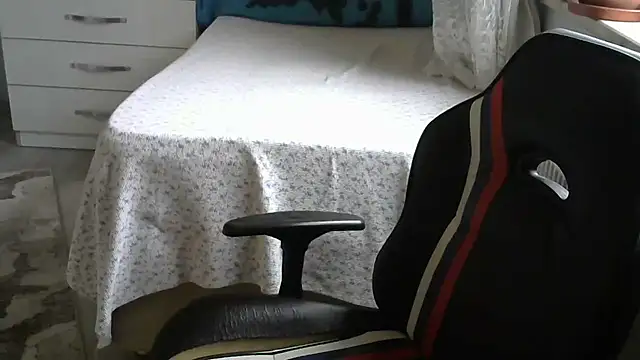 Snapshot of crazybaby5461 chatting on 23, 11, 2025 crazybaby5461 online show from 23, 11, 2025