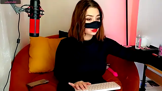 Snapshot of _L0VE_ME chatting on 12, 1, 2025 L0VE ME online show from 12, 1, 2025