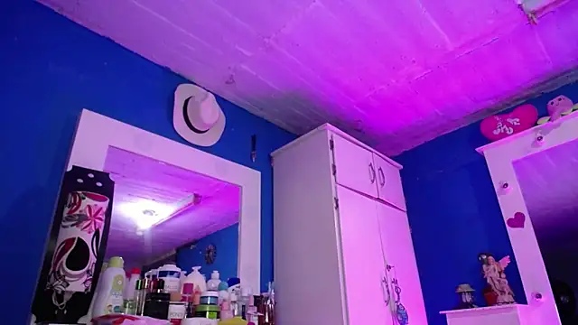 Snapshot of Lunahoney1 chatting on 16, 10, 2025 Lunahoney1 online show from 16, 10, 2025