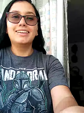 LauraRuiz1 online show from 11, 9, 2025