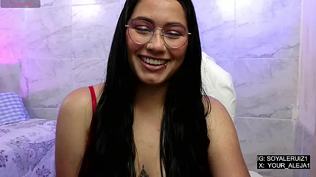 LauraRuiz1 online show from 22, 5, 2026