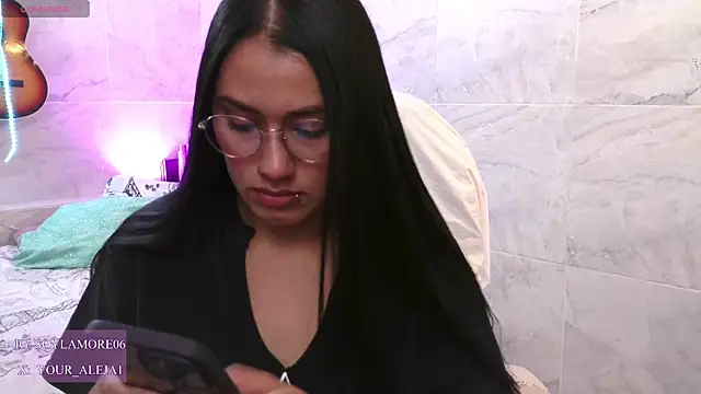 LauraRuiz1 online show from 2, 6, 2026