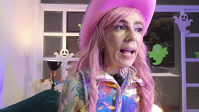 Snapshot of Evangelyne_1 chatting on 31, 10, 2025 Evangelyne 1 online show from 31, 10, 2025