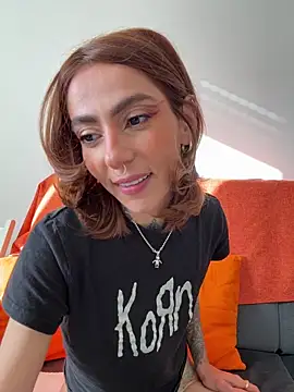 Snapshot of Evangelyne_1 chatting on 21, 11, 2025 Evangelyne 1 online show from 21, 11, 2025