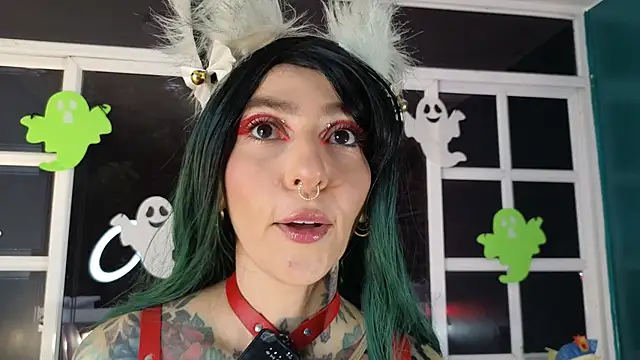 Snapshot of Evangelyne_1 chatting on 14, 10, 2025 Evangelyne 1 online show from 14, 10, 2025