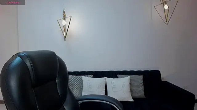 ToriCrossX online show from 11, 2, 2025