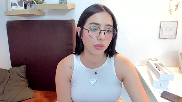 Snapshot of isabella_jade chatting on 15, 2, 2025 isabella jade online show from 15, 2, 2025