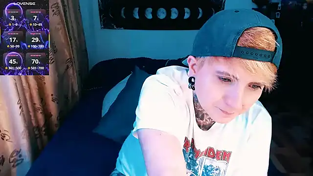 Marieblueeyes online show from 7, 11, 2025