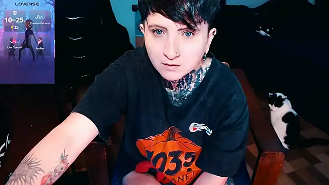 Marieblueeyes online show from 20, 10, 2025