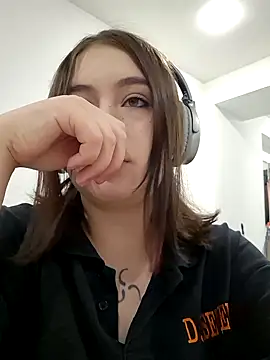 Snapshot of Yammy_Yumi chatting on 31, 10, 2025 Yammy Yumi online show from 31, 10, 2025