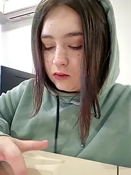 Yammy Yumi online show from 4, 11, 2025