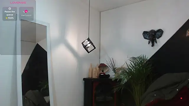 Snapshot of Perla_Campbell chatting on 4, 3, 2025 Perla Campbell online show from 4, 3, 2025