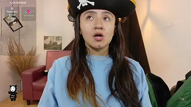 Perla Campbell online show from 31, 10, 2025