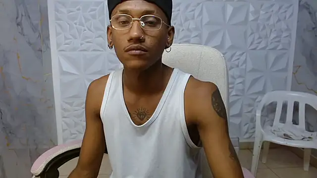 Snapshot of ManSant chatting on 8, 5, 2026 ManSant online show from 8, 5, 2026