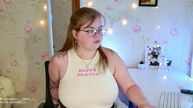 Snapshot of sinnamon_ chatting on 30, 11, 2025 sinnamon online show from 30, 11, 2025