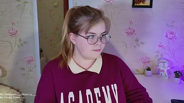 Snapshot of sinnamon_ chatting on 21, 10, 2025 sinnamon online show from 21, 10, 2025