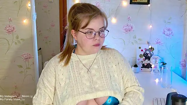 Snapshot of sinnamon_ chatting on 10, 11, 2025 sinnamon online show from 10, 11, 2025