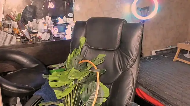 Miss Poison online show from 28, 9, 2025