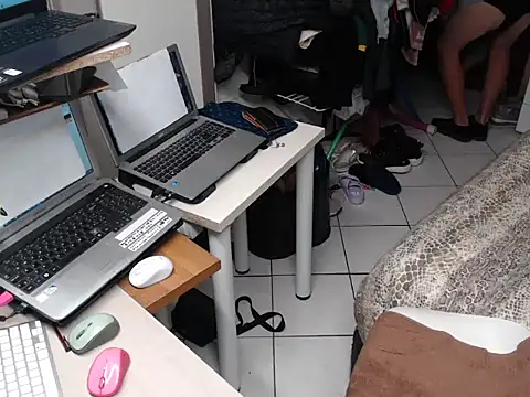 Snapshot of firenze77 chatting on 24, 5, 2026 firenze77 online show from 24, 5, 2026