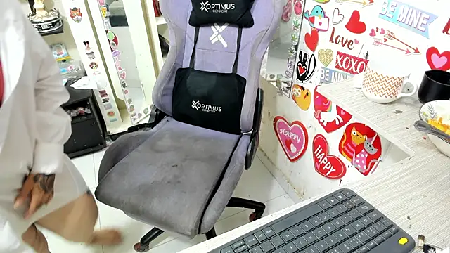 Snapshot of allsson_queen chatting on 4, 8, 2026 allsson queen online show from 4, 8, 2026