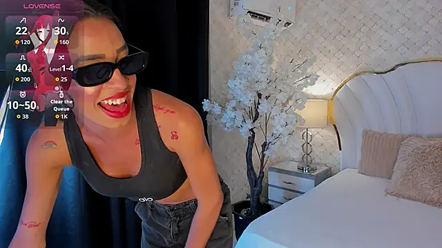 Snapshot of KatalinaMillan chatting on 11, 11, 2025 KatalinaMillan online show from 11, 11, 2025