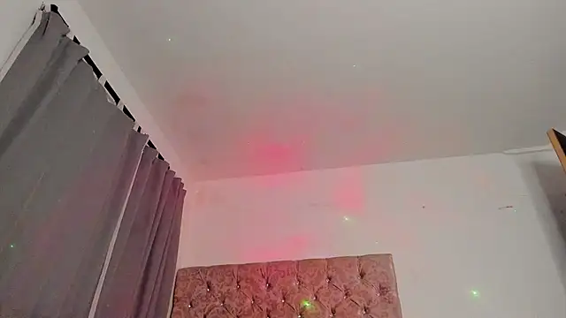 Snapshot of KatalinaMillan chatting on 13, 11, 2025 KatalinaMillan online show from 13, 11, 2025