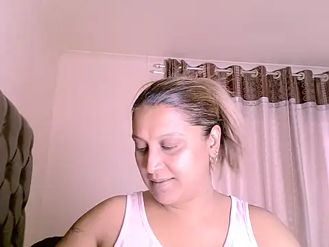 eroticbeauty37 online show from 23, 7, 2026