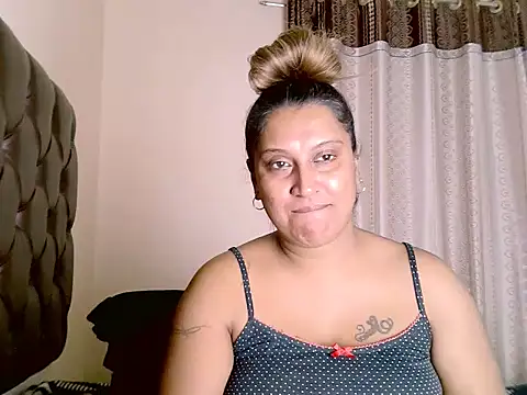 Snapshot of eroticbeauty37 chatting on 11, 6, 2026 eroticbeauty37 online show from 11, 6, 2026