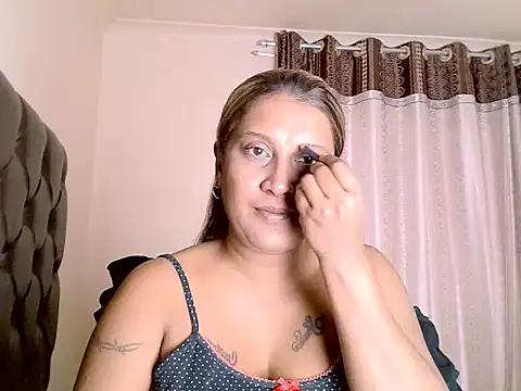 eroticbeauty37 online show from 10, 4, 2026