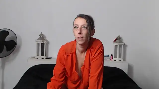 Snapshot of Oriane_Jackson chatting on 26, 10, 2025 Oriane Jackson online show from 26, 10, 2025