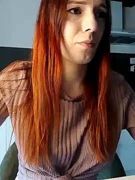 Snapshot of clara-francaise chatting on 6, 5, 2026 clara-francaise online show from 6, 5, 2026
