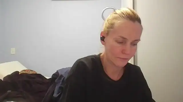 Snapshot of Annylove1 chatting on 8, 6, 2026 Annylove1 online show from 8, 6, 2026