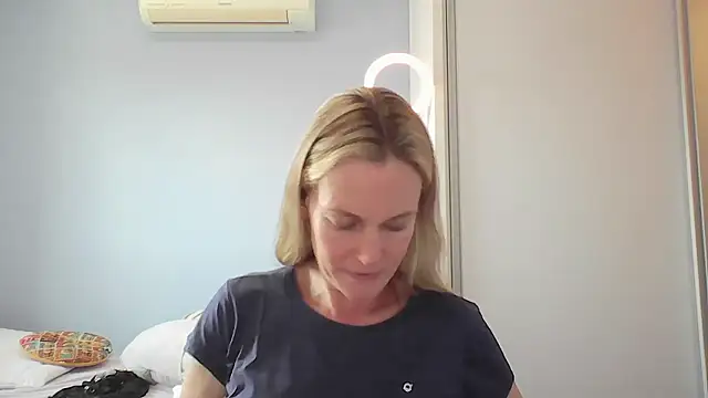 Annylove1 online show from 12, 1, 2026