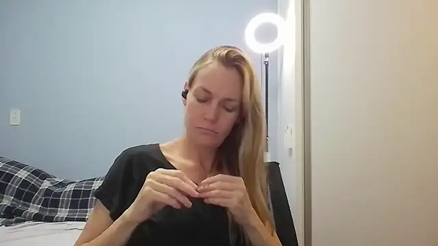 Annylove1 online show from 14, 4, 2026