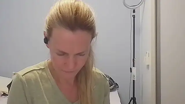 Annylove1 online show from 16, 4, 2026