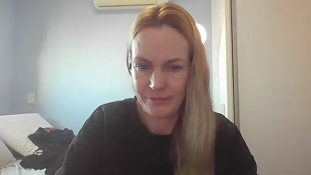 Snapshot of Annylove1 chatting on 8, 6, 2026 Annylove1 online show from 8, 6, 2026