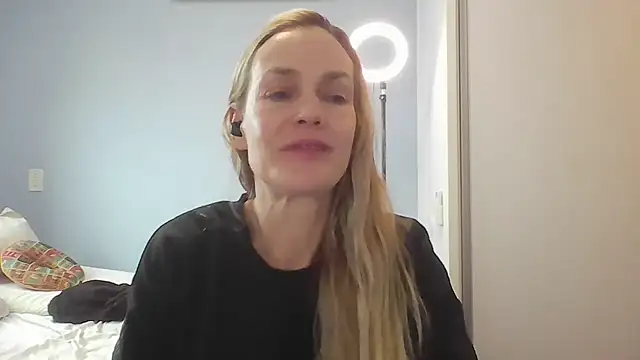Snapshot of Annylove1 chatting on 4, 6, 2026 Annylove1 online show from 4, 6, 2026
