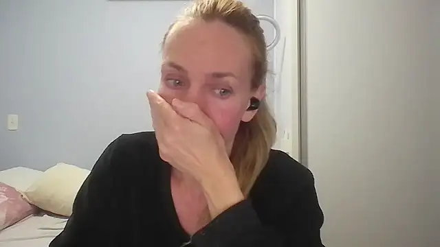 Snapshot of Annylove1 chatting on 18, 5, 2026 Annylove1 online show from 18, 5, 2026