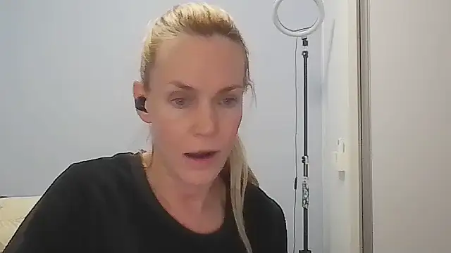 Snapshot of Annylove1 chatting on 29, 5, 2026 Annylove1 online show from 29, 5, 2026