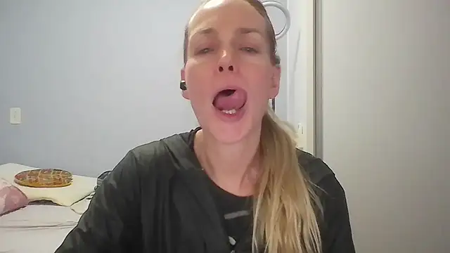 Snapshot of Annylove1 chatting on 5, 5, 2026 Annylove1 online show from 5, 5, 2026