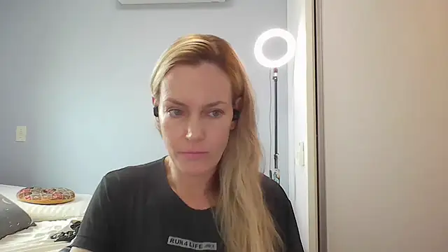 Annylove1 online show from 9, 4, 2026