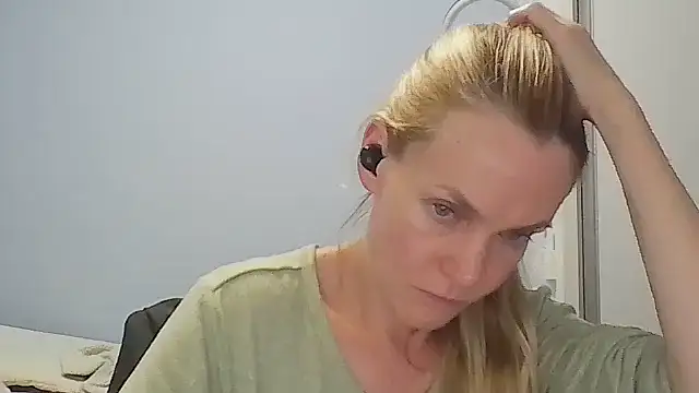 Snapshot of Annylove1 chatting on 29, 4, 2026 Annylove1 online show from 29, 4, 2026