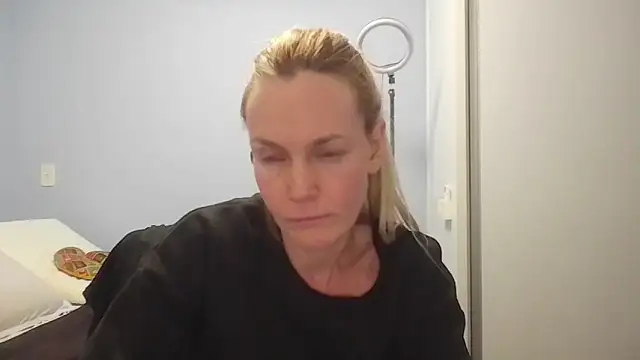 Snapshot of Annylove1 chatting on 7, 6, 2026 Annylove1 online show from 7, 6, 2026