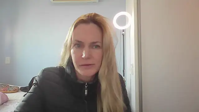 Snapshot of Annylove1 chatting on 14, 5, 2026 Annylove1 online show from 14, 5, 2026