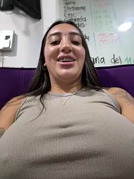 Hannahoff online show from 12, 5, 2026