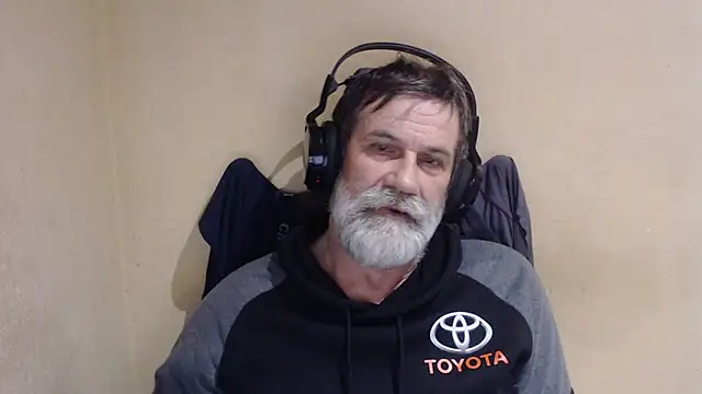 Snapshot of AlexNudo chatting on 4, 11, 2025 AlexNudo online show from 4, 11, 2025