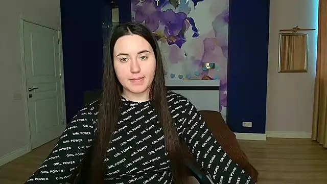 Roxie Bradley online show from 6, 2, 2025