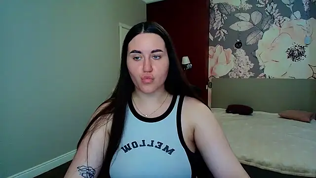 Snapshot of Roxie_Bradley chatting on 1, 7, 2026 Roxie Bradley online show from 1, 7, 2026