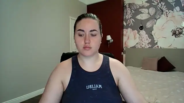 Roxie Bradley online show from 7, 4, 2026